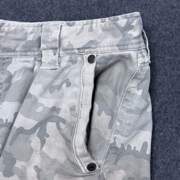 Affliction Camo Cargo Shorts Mens 36 Gray Military Utility Streetwear Y2K - Picture 9 of 12